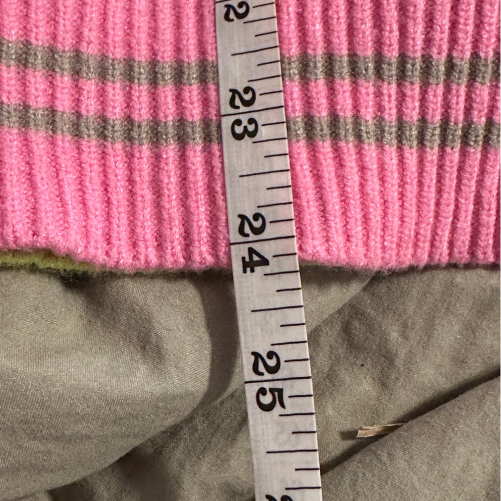 “New In” Brand Oversized Color Block Sweater. - Picture 6 of 7